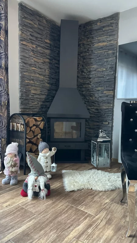 Kacper - kominek w salonie