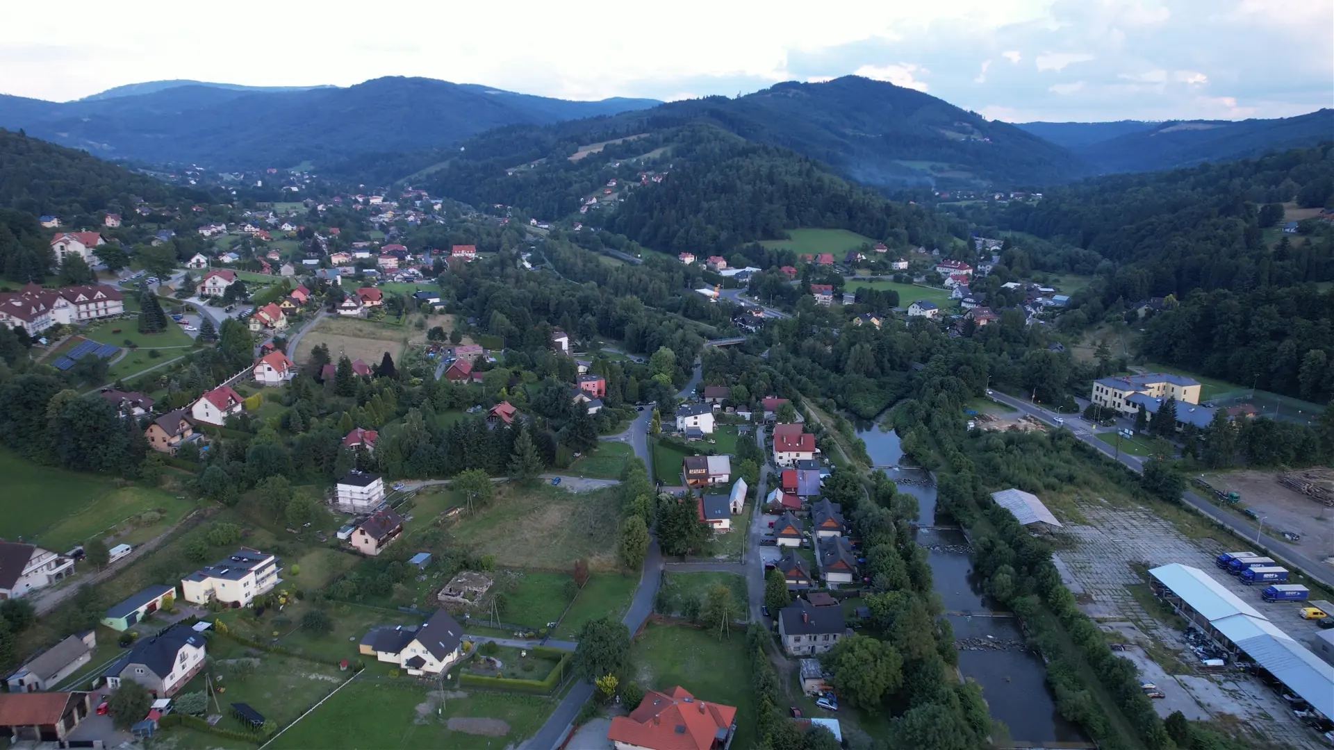 Okładka filmu z drona