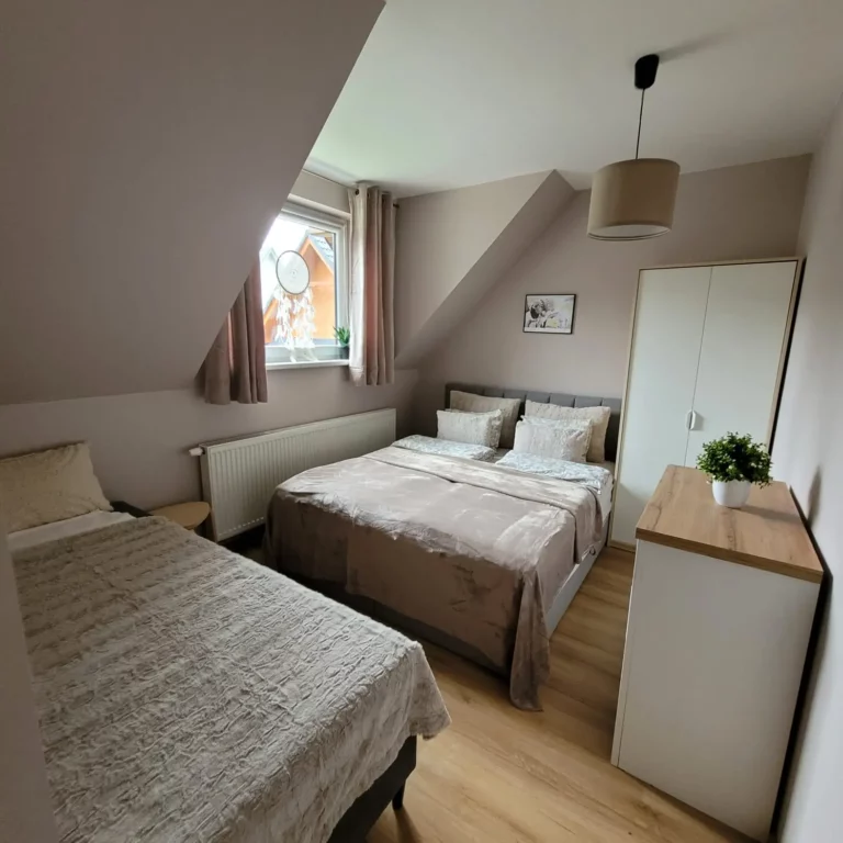 Aleksander - sypialnia nr 1