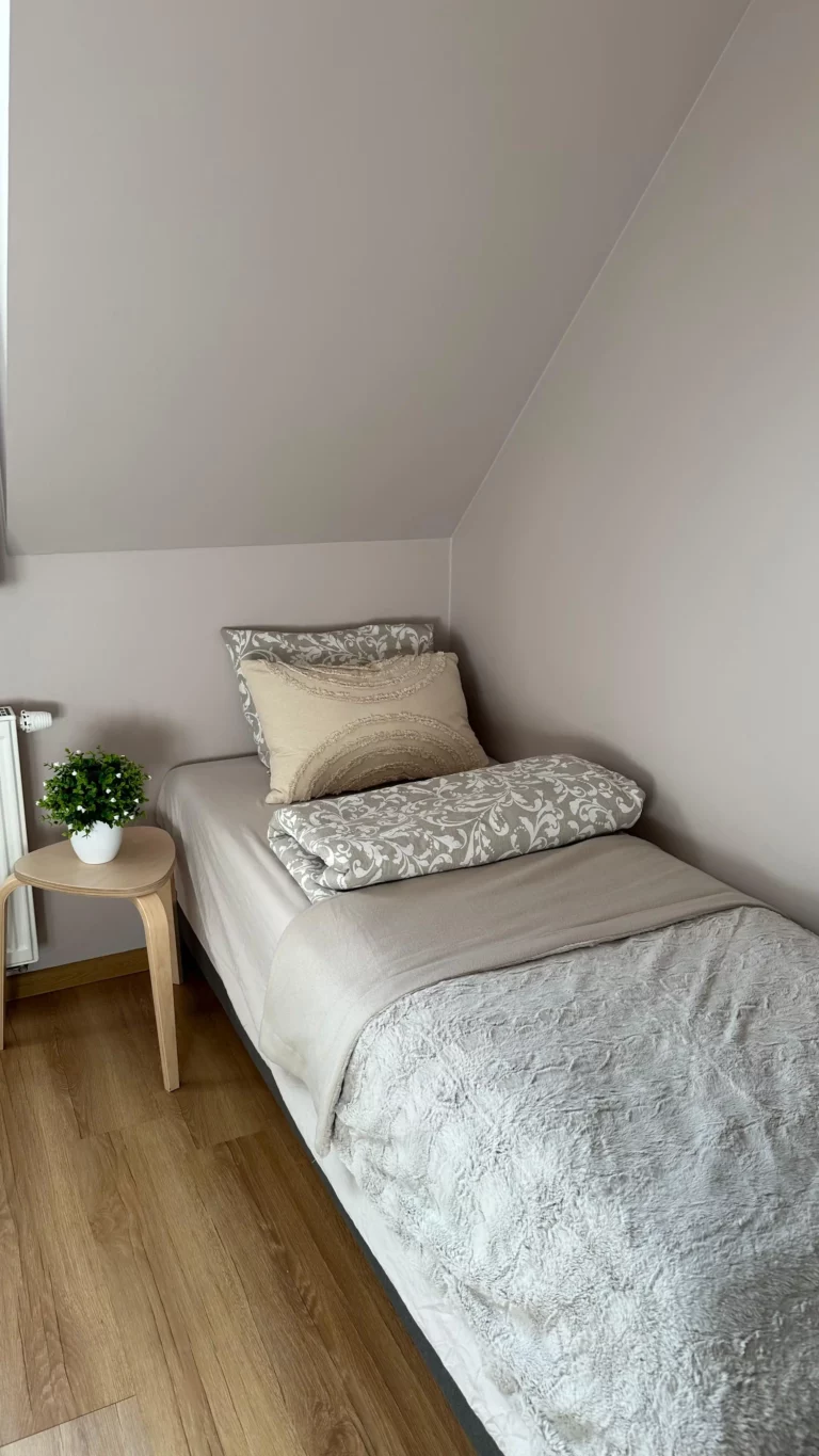 Aleksander - łóżko w sypialni nr 2