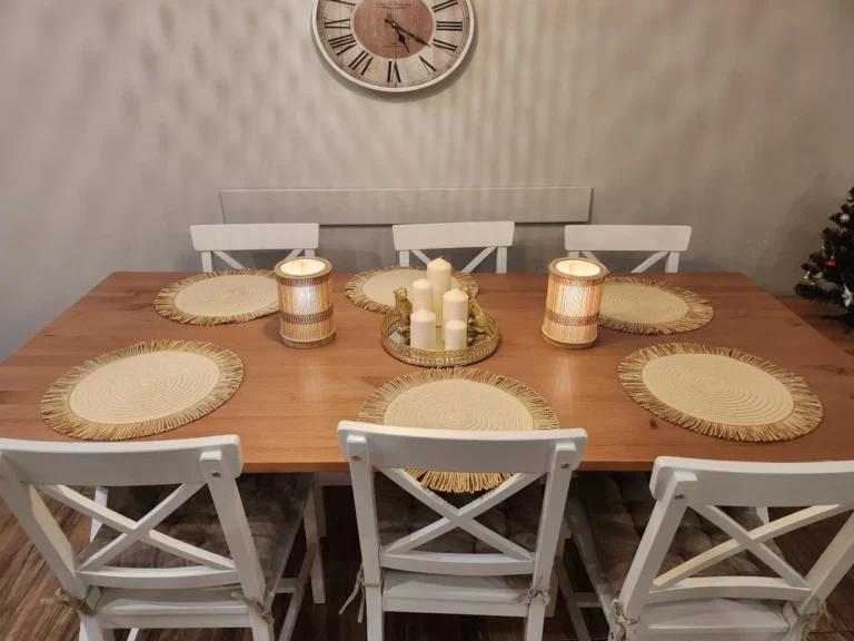 Aleksander - stół w jadalni